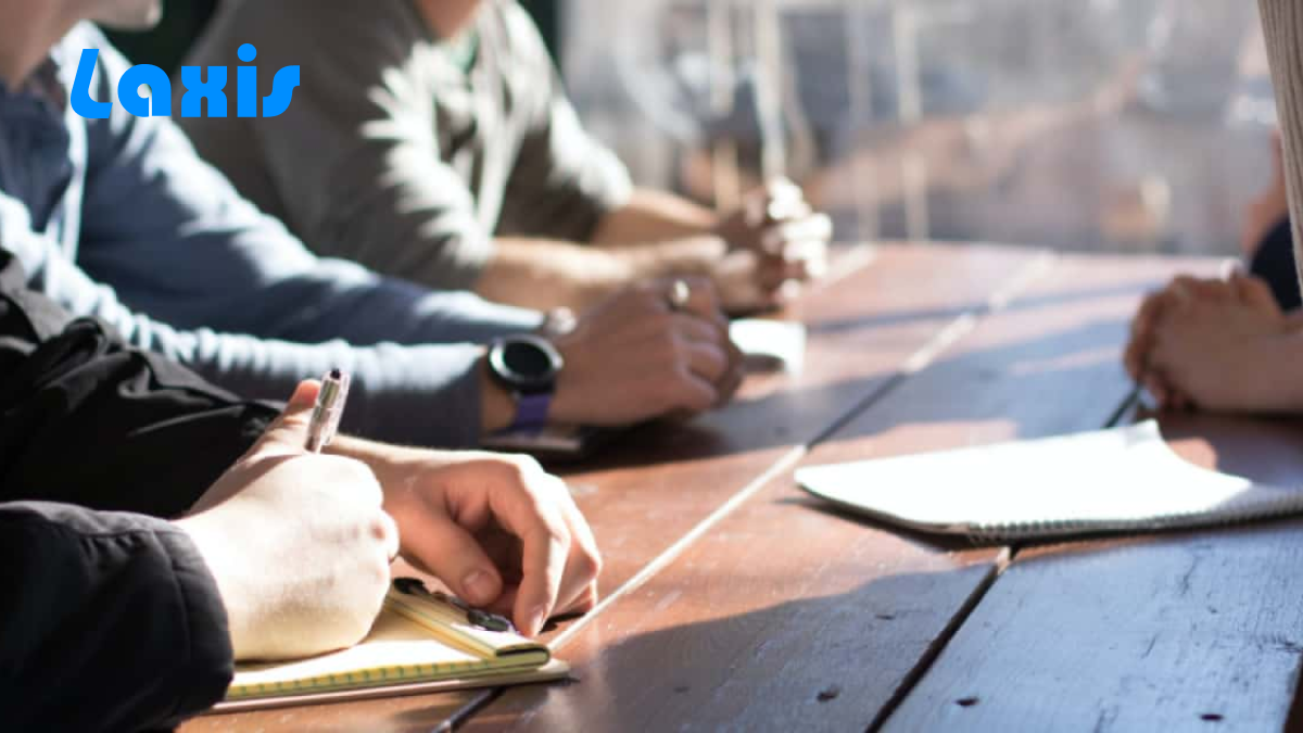 ¿Cómo escribir notas de reunión eficaces con trucos?